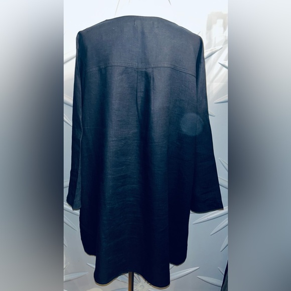 EUC Ellen Tracy SZ 2X navy blue 100% linen top w/gold accents/bust 54”, PTP 27” - Picture 8 of 10